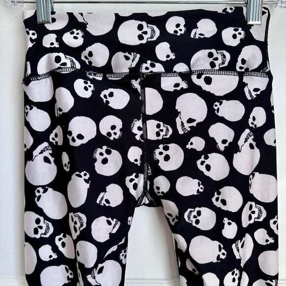 VTG Yas Size Small Black White Skull Leggings - Picture 6 of 8